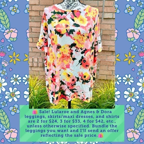 Agnes & Dora Tops - NWT Agnes & Dora Floral Print Boxy T, size M/L